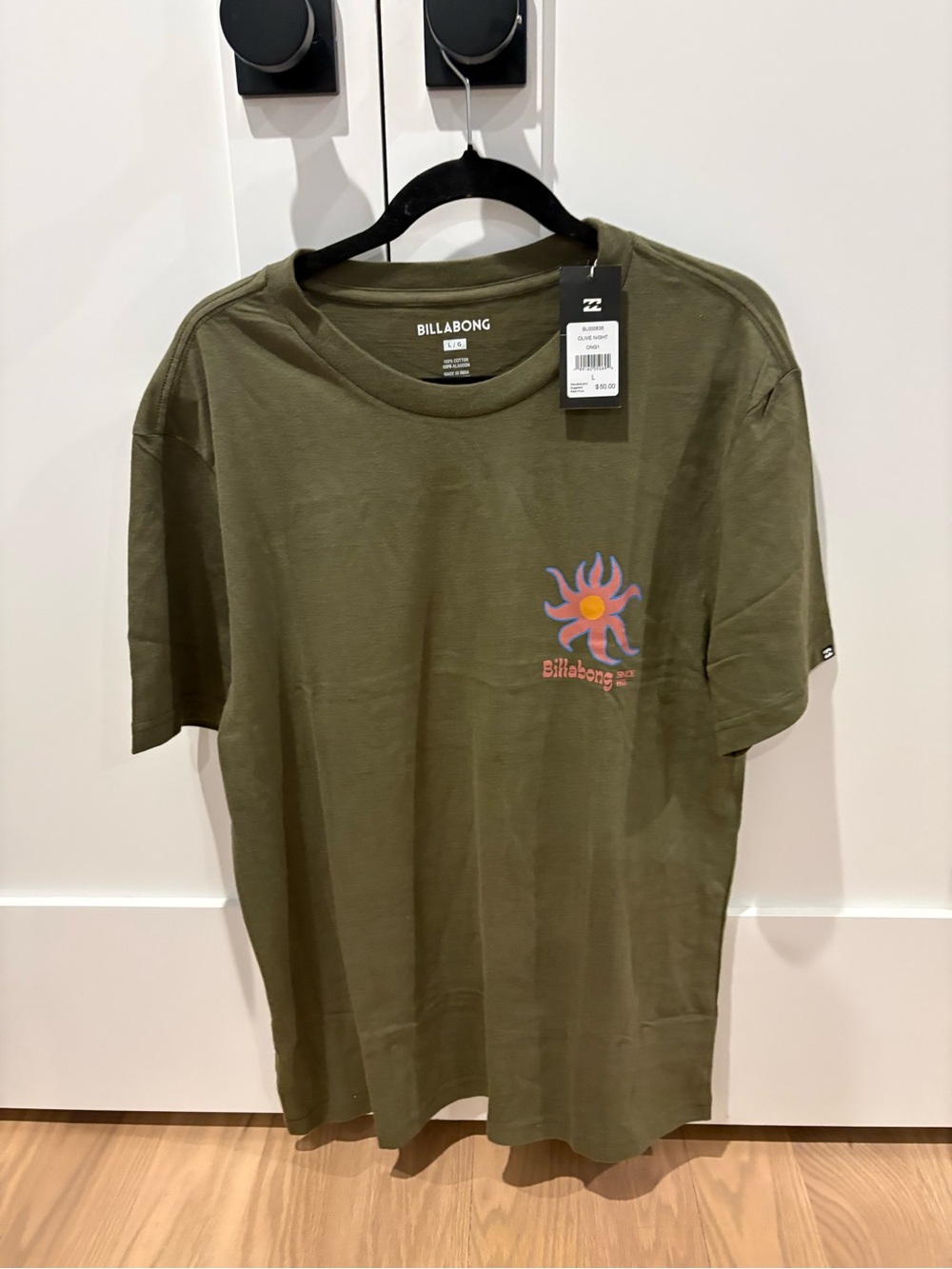 NEW Billabong Crewneck Tee size LARGE